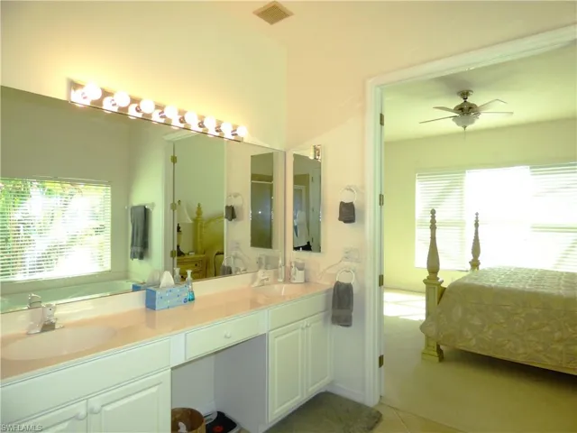 9129  Links  DR, Fort Myers, FL 33913