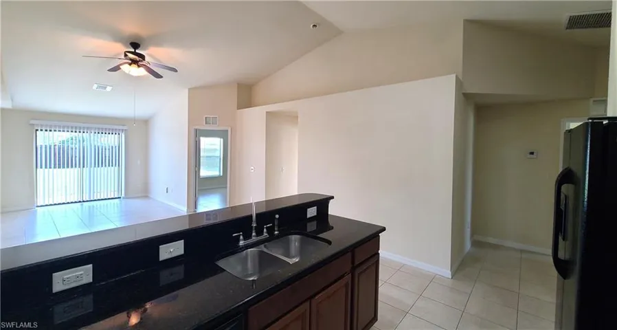 115 Se 12th Ter 115, Cape Coral, Florida 33990