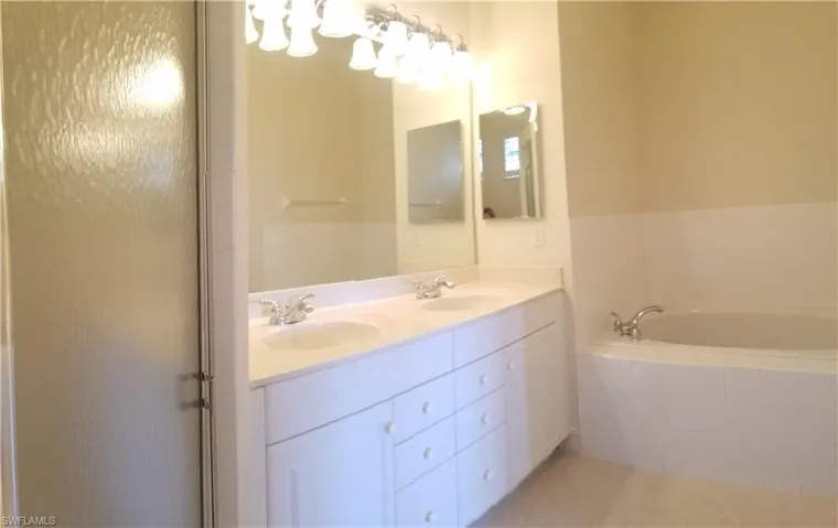 8068 Sanctuary Cir 2, Naples, Florida 34104