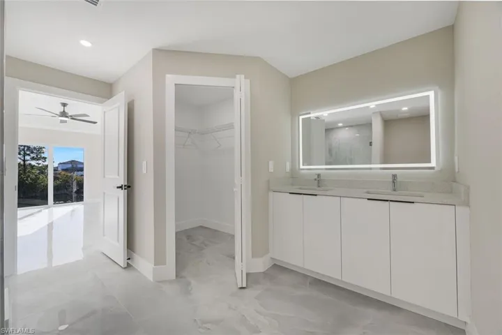owner's ensuite bath/bano principal