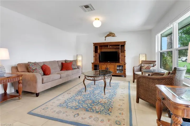 590  104th N AVE, Naples, FL 34108