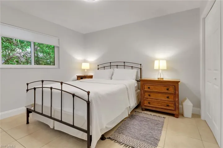 590  104th N AVE, Naples, FL 34108