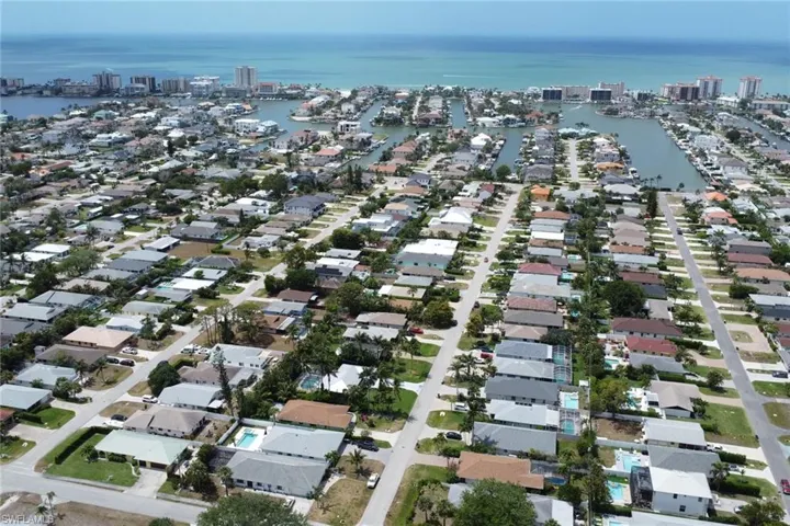 590  104th N AVE, Naples, FL 34108