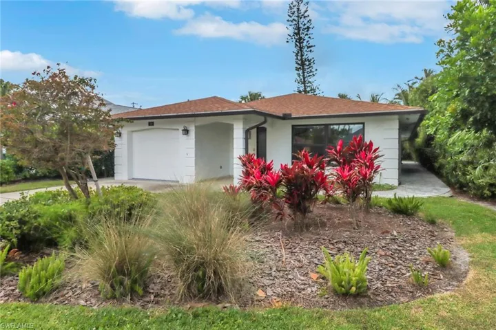 590  104th N AVE, Naples, FL 34108