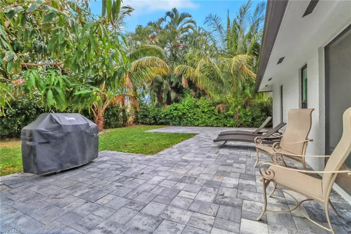590  104th N AVE, Naples, FL 34108