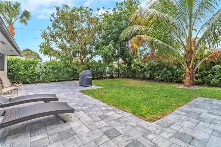 590  104th N AVE, Naples, FL 34108