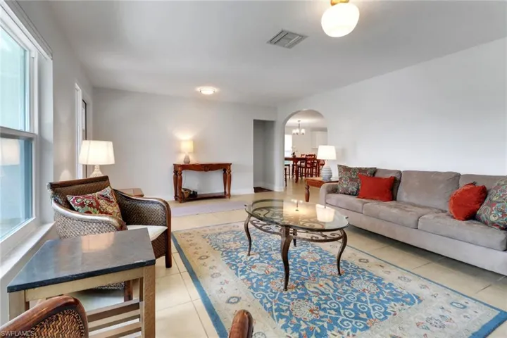 590  104th N AVE, Naples, FL 34108