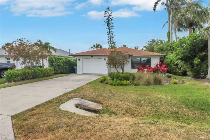 590  104th N AVE, Naples, FL 34108