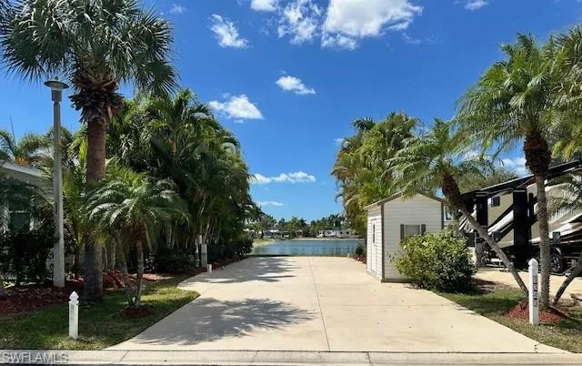 1343 Amethyst Lake Ln, Naples, Florida 34114