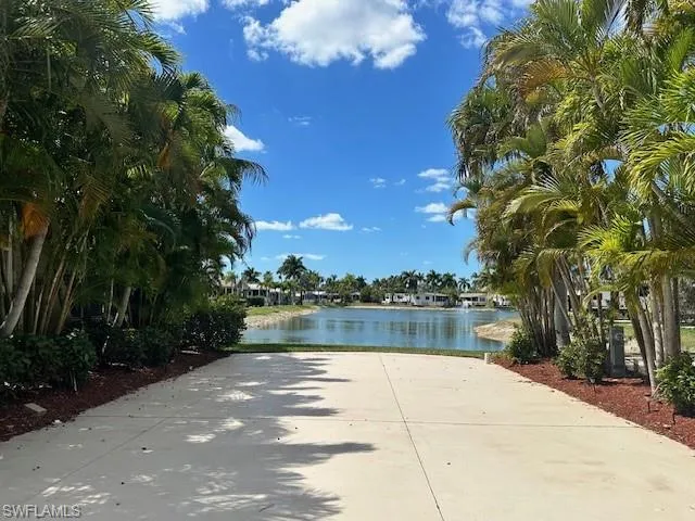 1343 Amethyst Lake Ln, Naples, Florida 34114