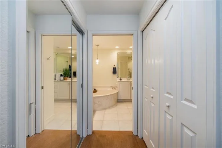 8208 Saratoga Dr # 202, Naples Fl 34113