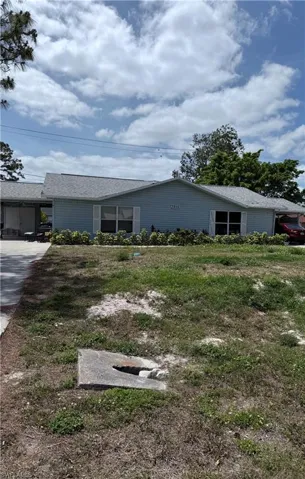 View of front of home with driveway