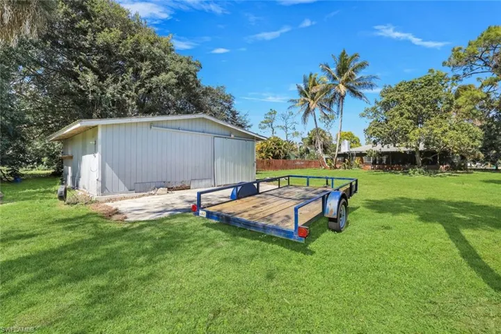Detached workshop