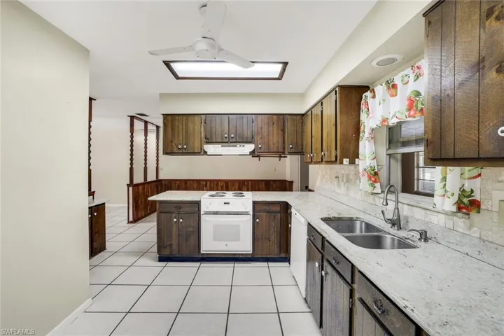 5290 Cypress Ln, Naples, Florida 34113