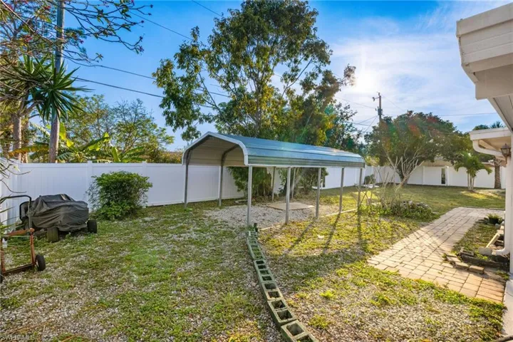 300  Jersey W RD, Lehigh Acres, FL 33936