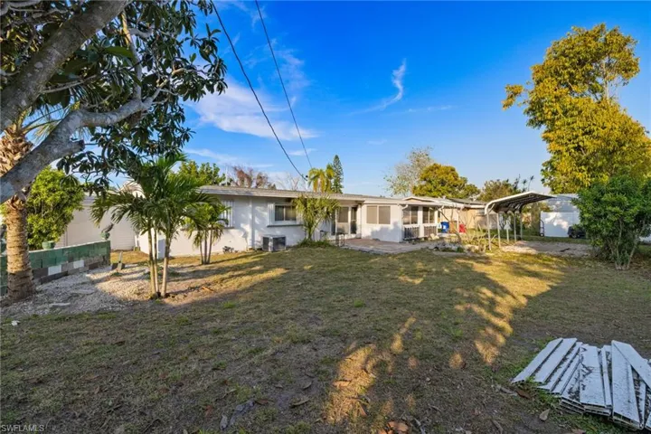 300  Jersey W RD, Lehigh Acres, FL 33936