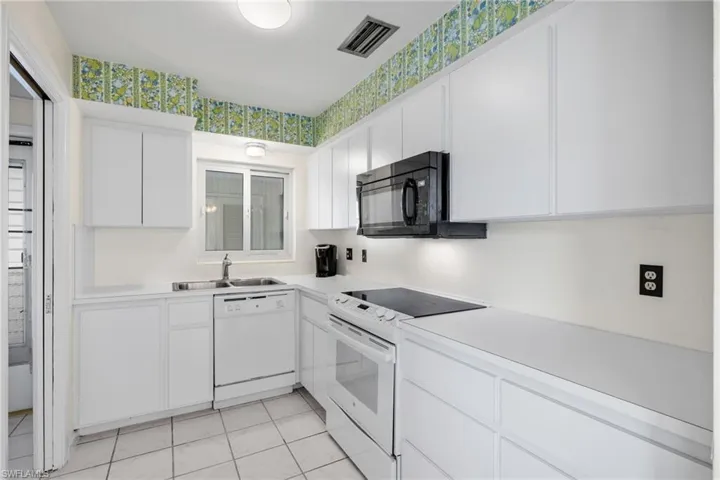 300  Jersey W RD, Lehigh Acres, FL 33936