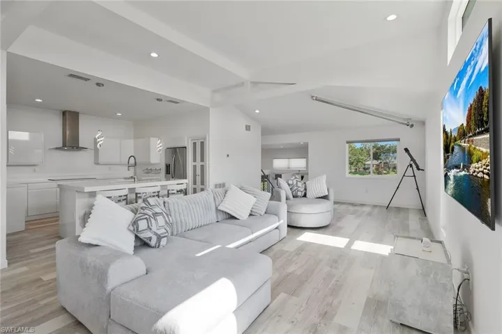living room/kitchen