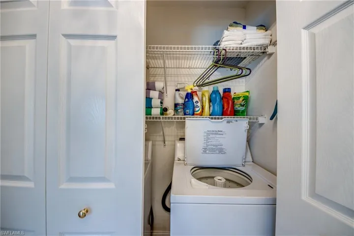 Laundry room with washer / dryer