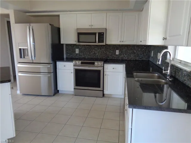 1101 Nw 19th Pl, Cape Coral, Florida 33993