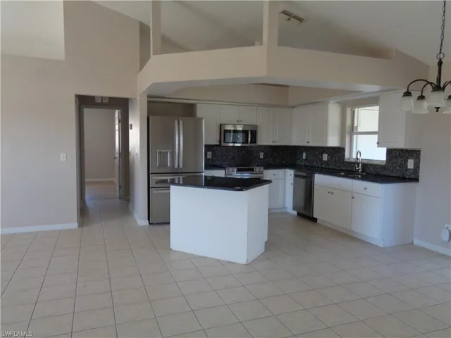 1101 Nw 19th Pl, Cape Coral, Florida 33993
