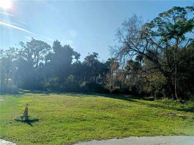 1825  Marilyn  DR, North Fort Myers, FL 33917