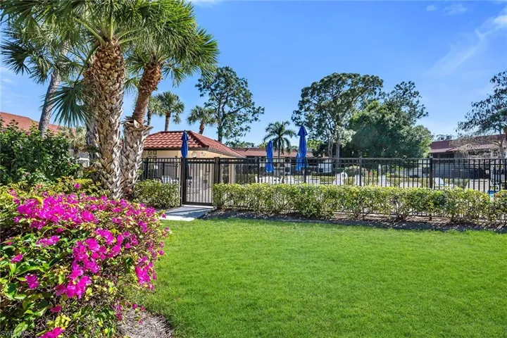 4955  Pepper  CIR, Naples, FL 34113