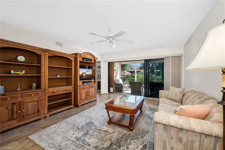 4955  Pepper  CIR, Naples, FL 34113