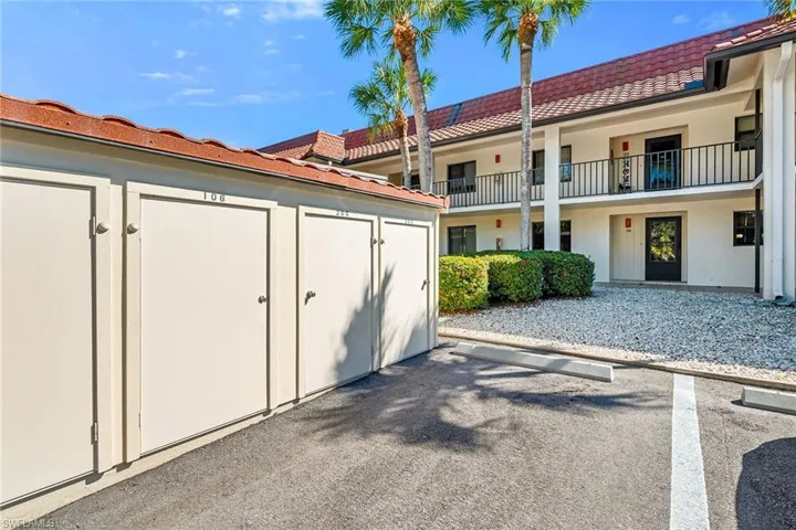 4955  Pepper  CIR, Naples, FL 34113