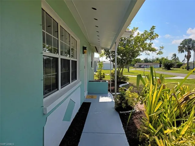 1509  Lindale  CIR, Lehigh Acres, FL 33936
