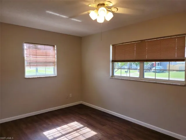 1509  Lindale  CIR, Lehigh Acres, FL 33936