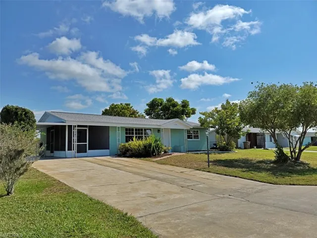 1509  Lindale  CIR, Lehigh Acres, FL 33936