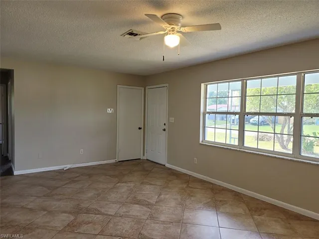 1509  Lindale  CIR, Lehigh Acres, FL 33936