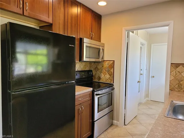 1509  Lindale  CIR, Lehigh Acres, FL 33936