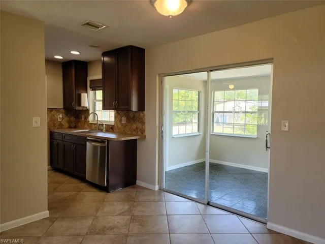 1509  Lindale  CIR, Lehigh Acres, FL 33936
