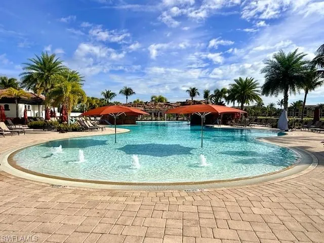 Resort style pool with Zero entry.