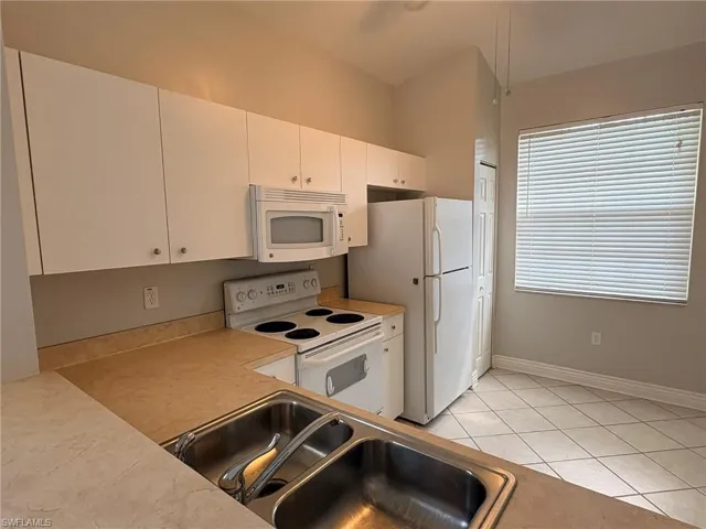 3636 Pine Oak Cir 108, Fort Myers, Florida 33916