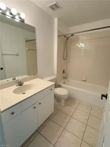 3636 Pine Oak Cir 108, Fort Myers, Florida 33916