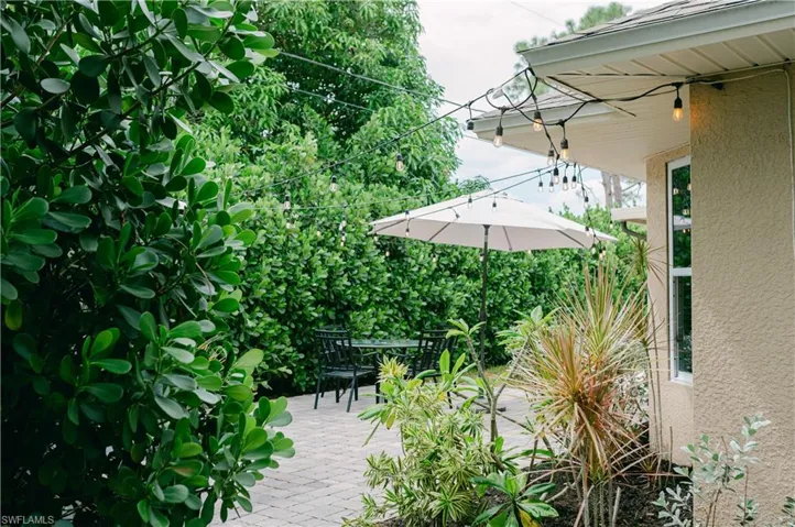 How beautiful? Cozy and private backyard space