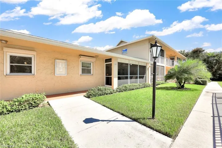 2000  Alamanda  DR, Naples, FL 34102