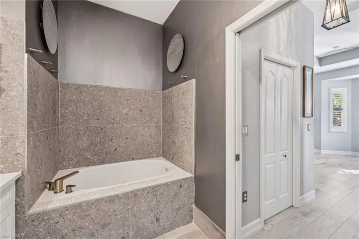 7951  Haven  DR, Naples, FL 34104