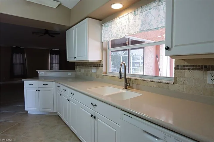 1219 Ne 3rd Ter, Cape Coral, Florida 33909