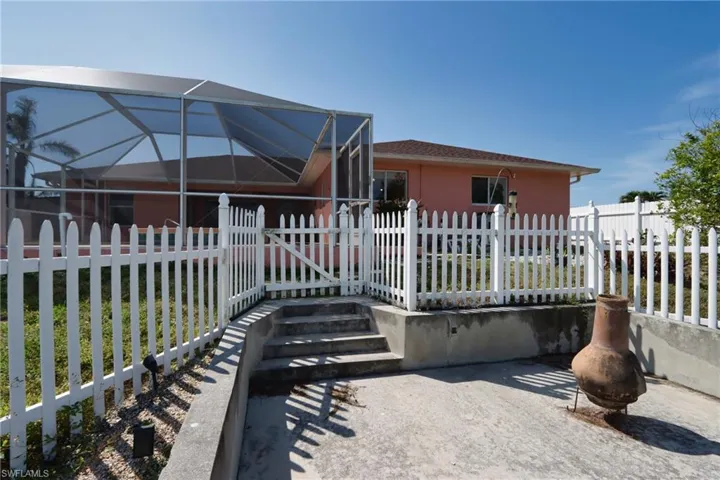 1219 Ne 3rd Ter, Cape Coral, Florida 33909
