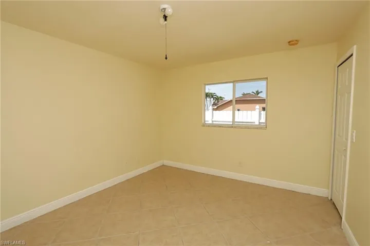 1219 Ne 3rd Ter, Cape Coral, Florida 33909