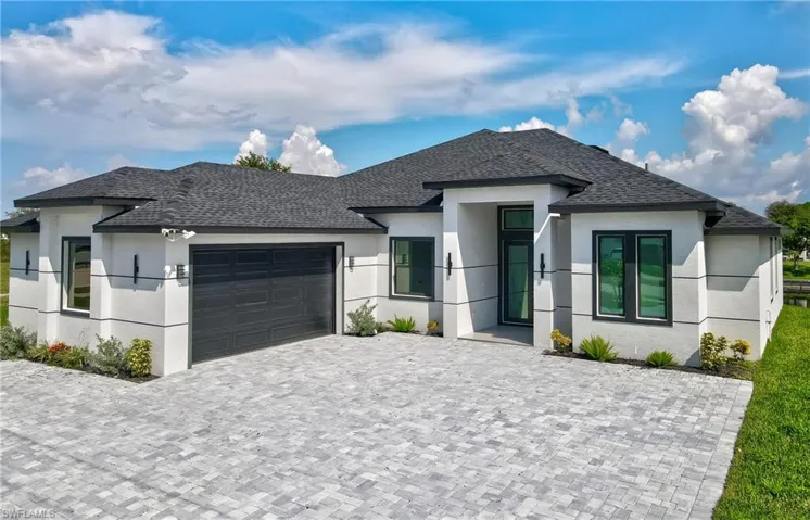 613 Gleason Pkwy, Cape Coral, Florida 33914