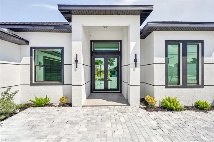 613 Gleason Pkwy, Cape Coral, Florida 33914