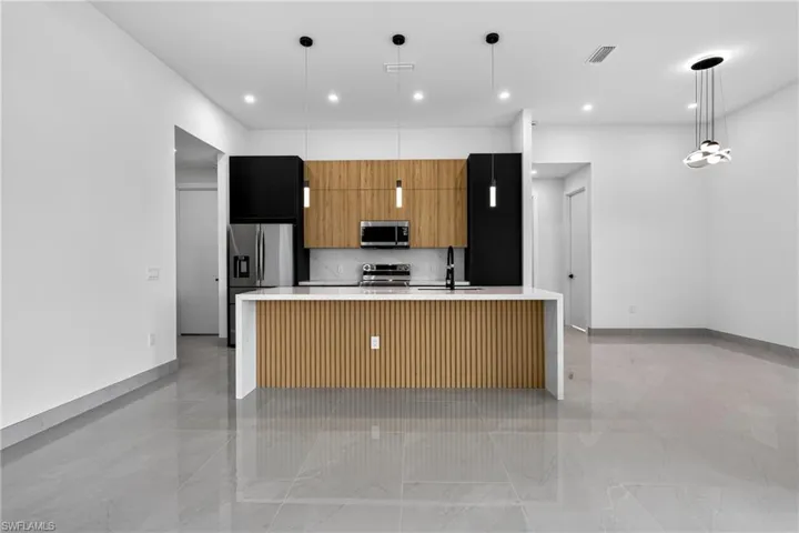 613 Gleason Pkwy, Cape Coral, Florida 33914
