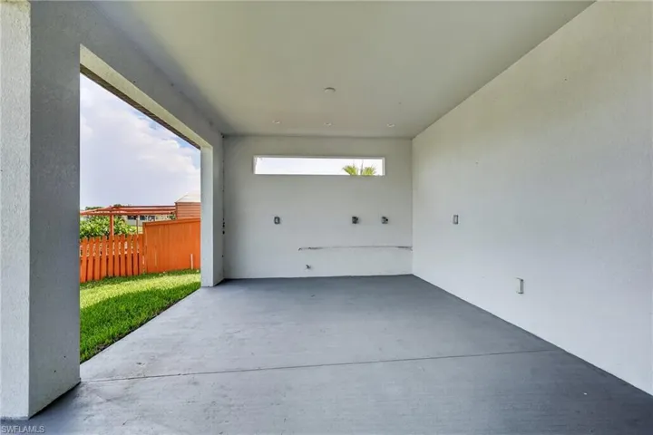 613 Gleason Pkwy, Cape Coral, Florida 33914