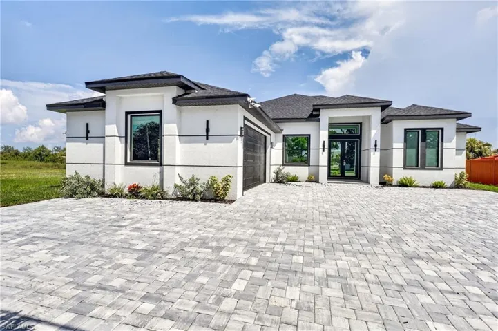 613 Gleason Pkwy, Cape Coral, Florida 33914