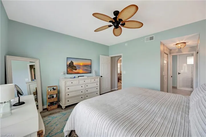 6880  Huntington Lakes  CIR, Naples, FL 34119